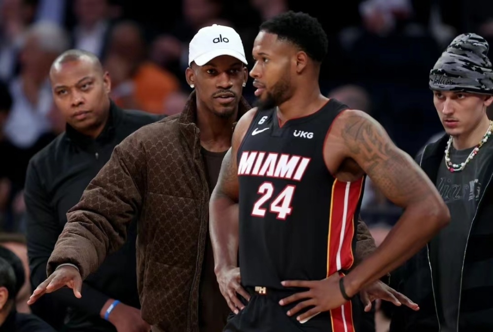  巴特勒三双热火加时险胜尼克斯  