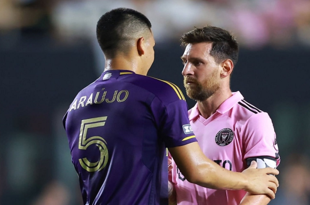  里昂锋线全面开花四球横扫对手强势反弹